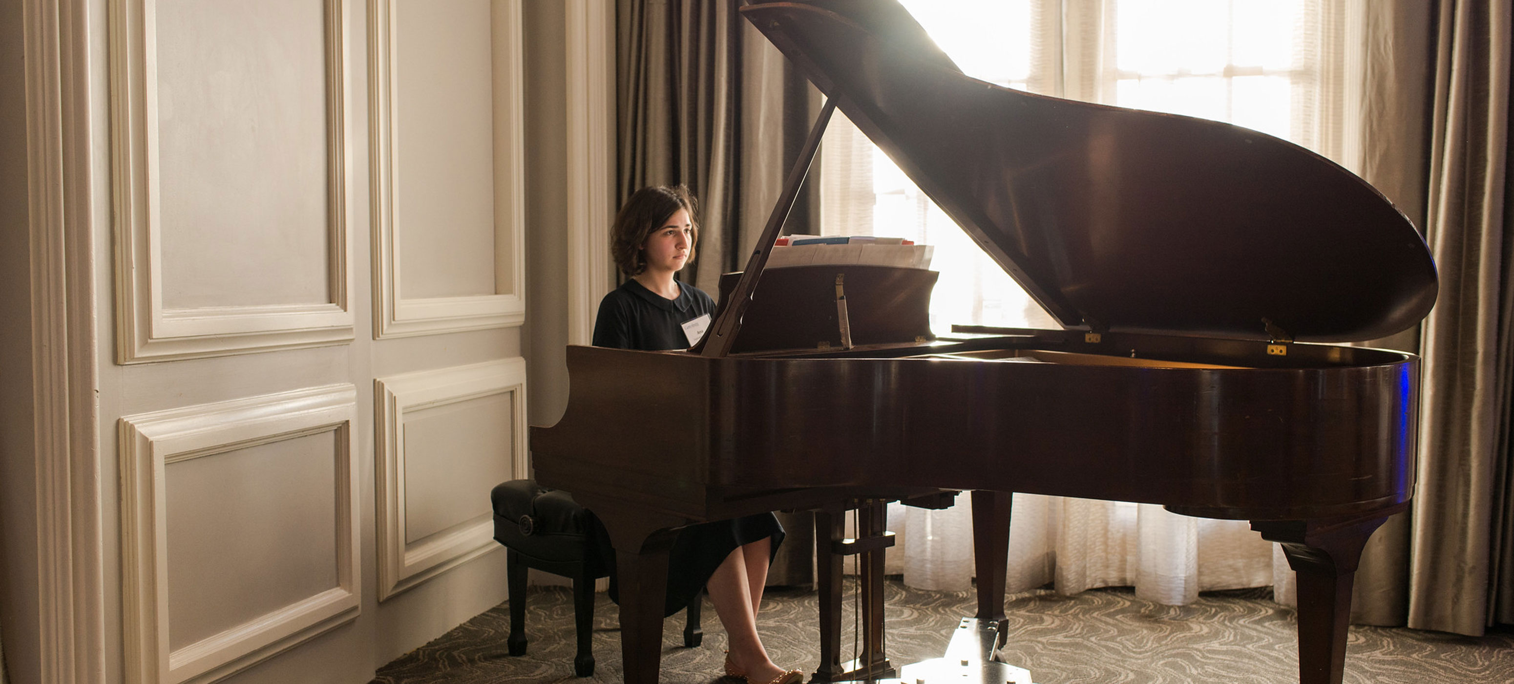 Ana Vashakmadze playing the piano