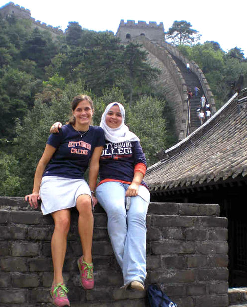Study-abroad students Sarah Slater and Noor Oweis at the Great Wall of China