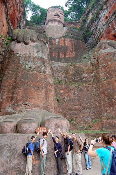 Gettysburg students visiting Leshan giant Buddha