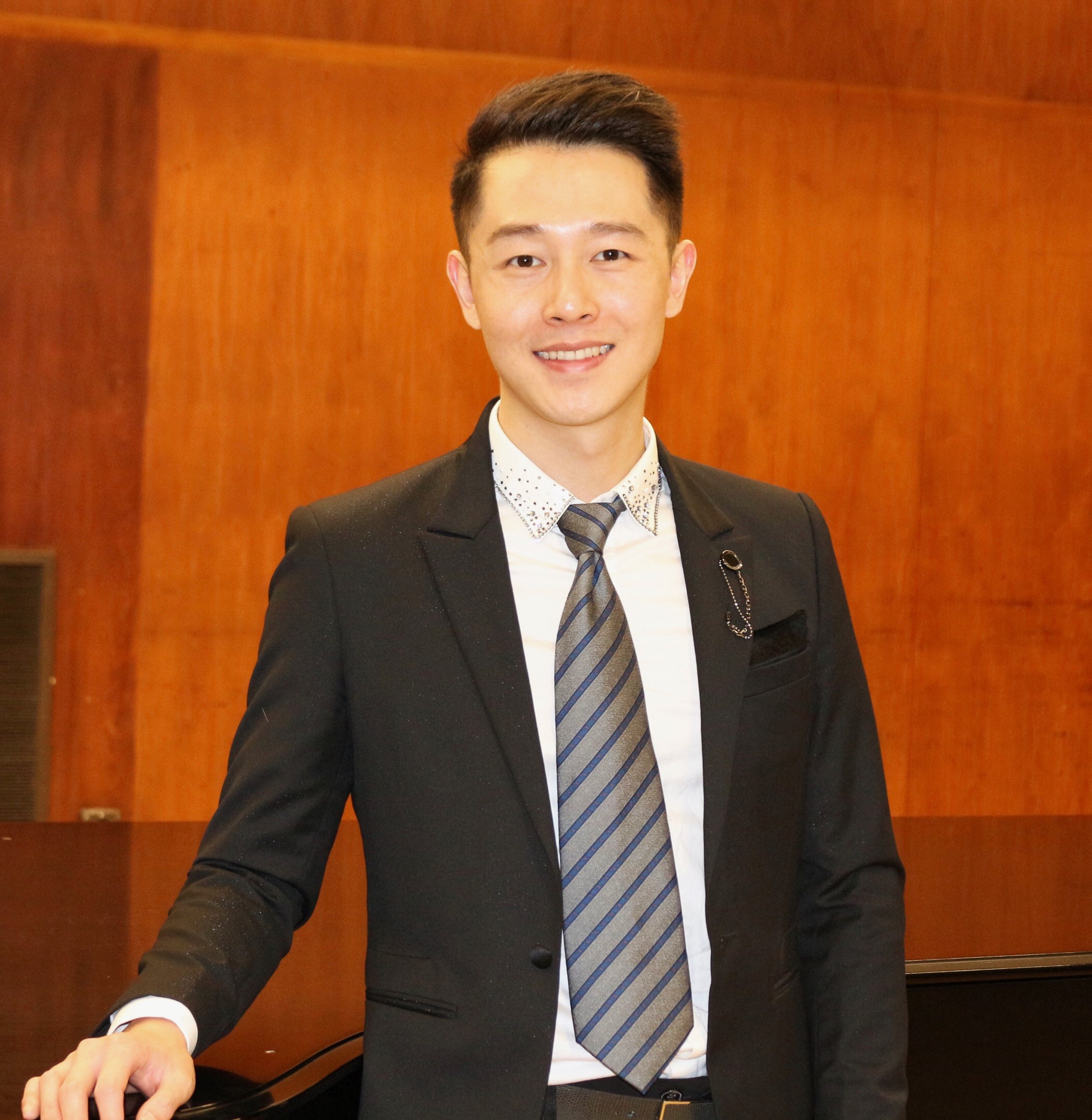 Liangjun Shi