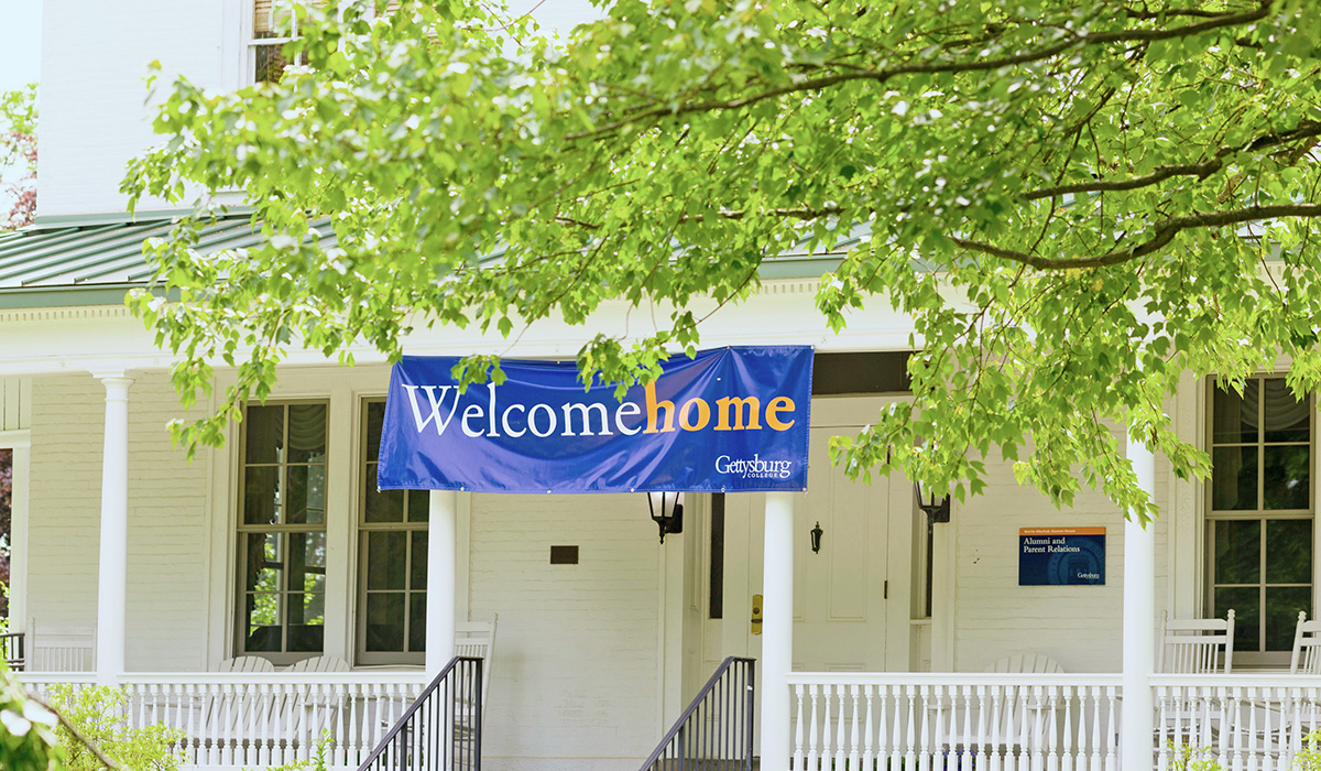 welcome home sign