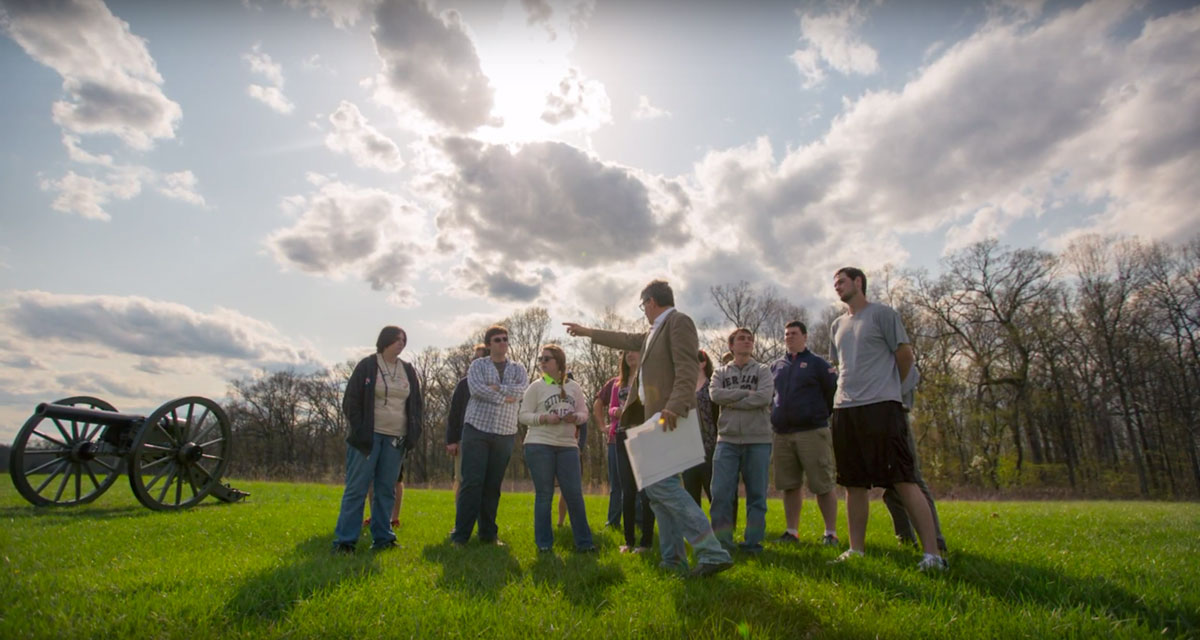 Students on the Battlefield participating in a Pohanka workshop