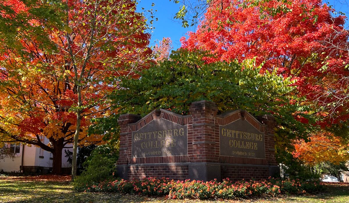 Gettysburg College recognizes new associate and full professors