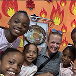  Sherri McCusker ’03 enriches intercultural education in Colombia