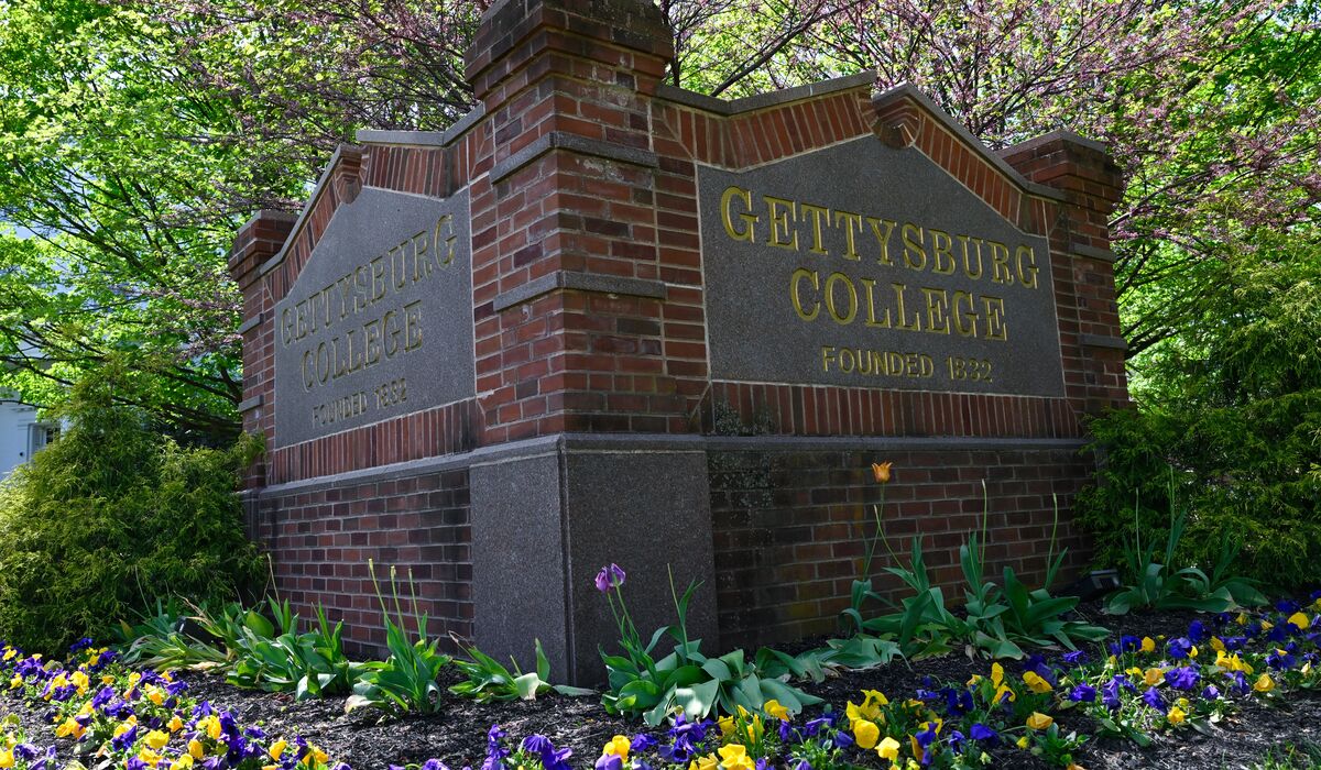 Three Gettysburg College students awarded prestigious Fulbright grants, seven named semifinalists in 2025
