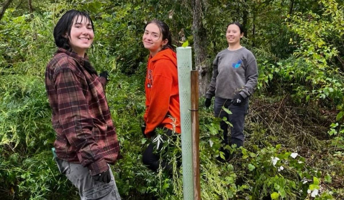 Zoe Koutsokostas ’25 finds community in environmental efforts