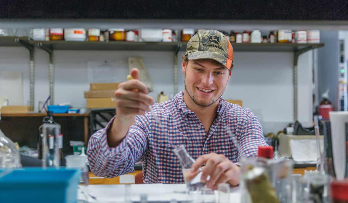 Cordell Boggs ’17, Biochemistry & Molecular Biology, and Football