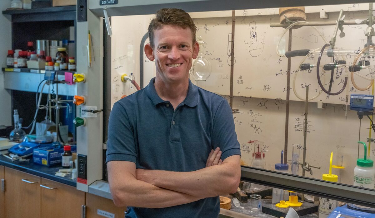 Faculty Spotlight: Chemistry Prof. Tim Funk ’00