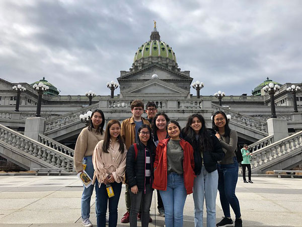 Students visit the Pennsylvania State Capitol