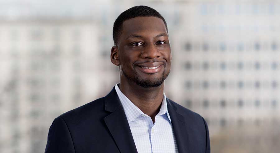 Headshot of Julius Redd