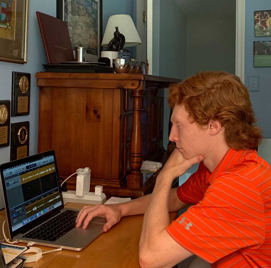 Garrett Glaeser ’21 on his laptop