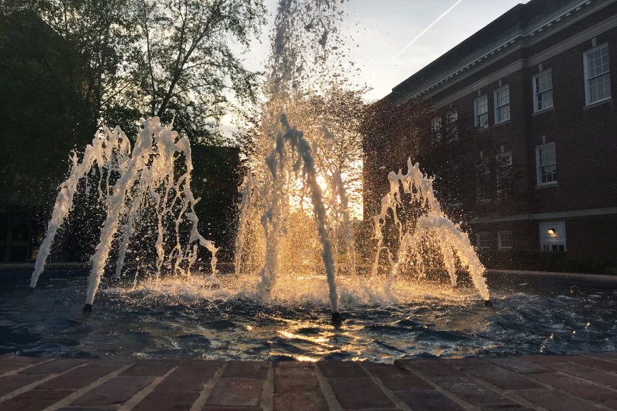 An image of the college fountain