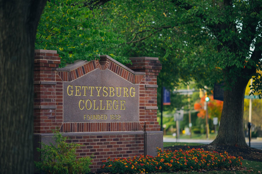 Gettysburg Colleges brick sign with the Colleges name inscribed on it