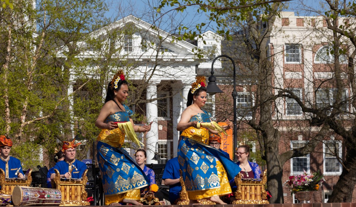 Gita Semara performs outside the Musselman Library