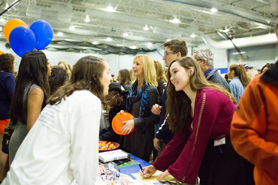 Student registration at Get Acquainted Day