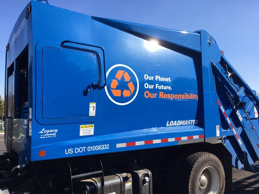 Gettysburg College recycling truck with the logo on the side