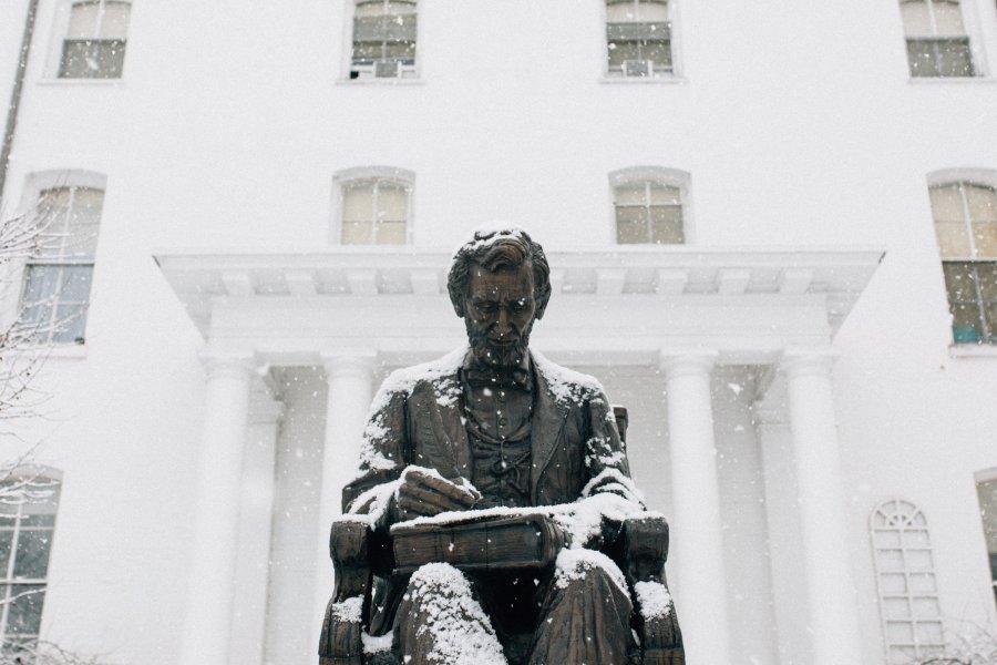 Statue of Abraham Lincoln