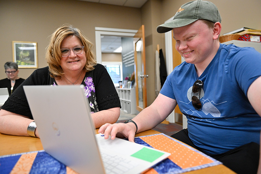 Studenet in GBC student success center