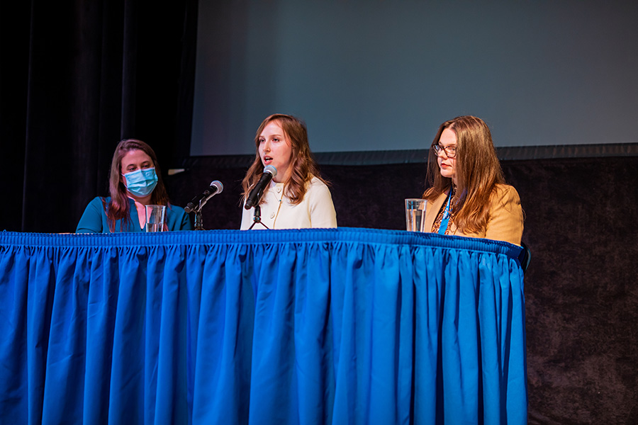 Camille Traczek ’22 (center) serves as a panelir