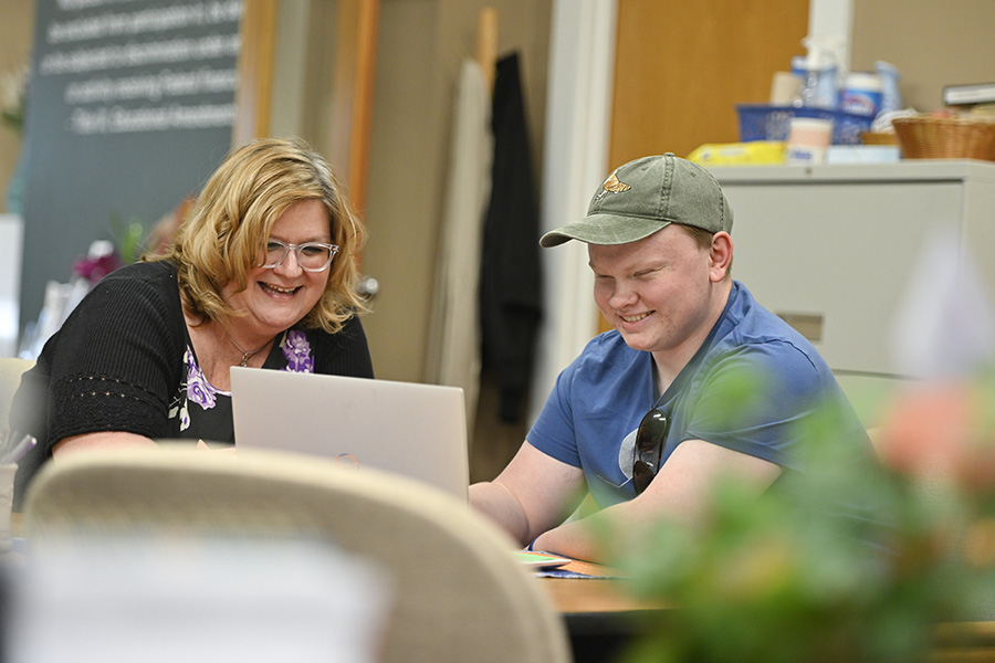 A personal advising team serving student