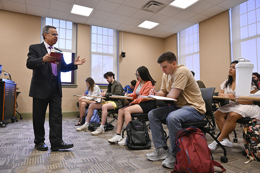 Prof. Emelio Betances teaching a class