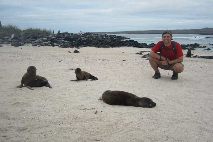 Paul Di Salvo ’13 visits the beaches in Ecuador