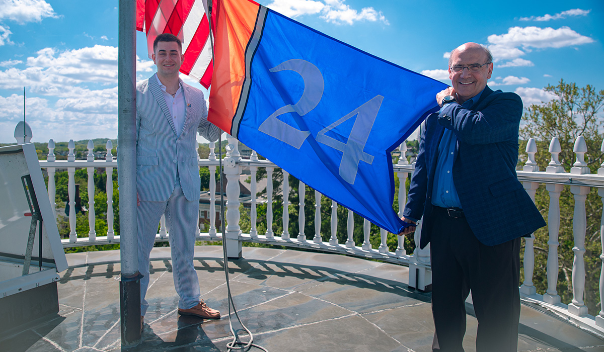 Jack Comegno ’24 and Gettysburg College President Bob Iuliano 