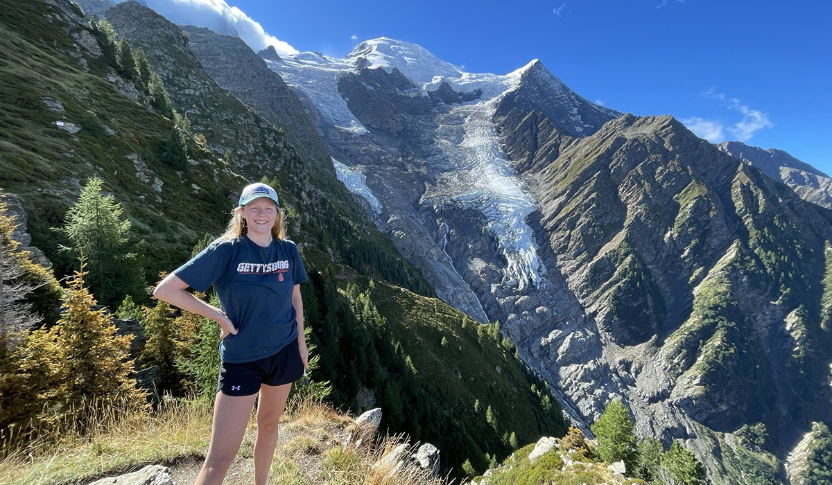 A photo of Cailin Casey ’20 in the French Alps