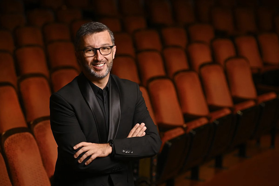 Prof. César Leal