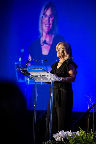 Carol Cantele ’83 inducted into Hall of Fame.
