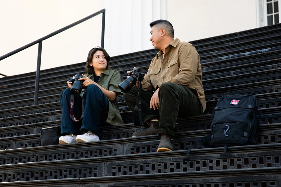 Eric Lee ’15 speaks with Sophia Gutierrez ’26 