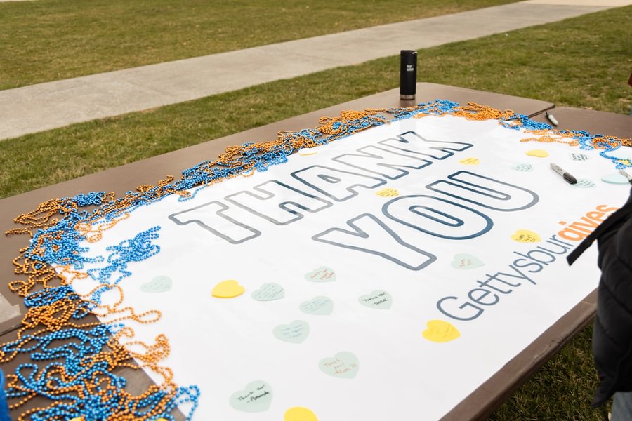 Gettysburg community members celebrating Gettysburgives success.