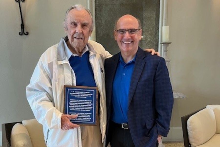 Jack Rogers ’51 with President Bob Iuliano.
