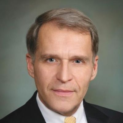 Headshot of Kevin G.Nealer