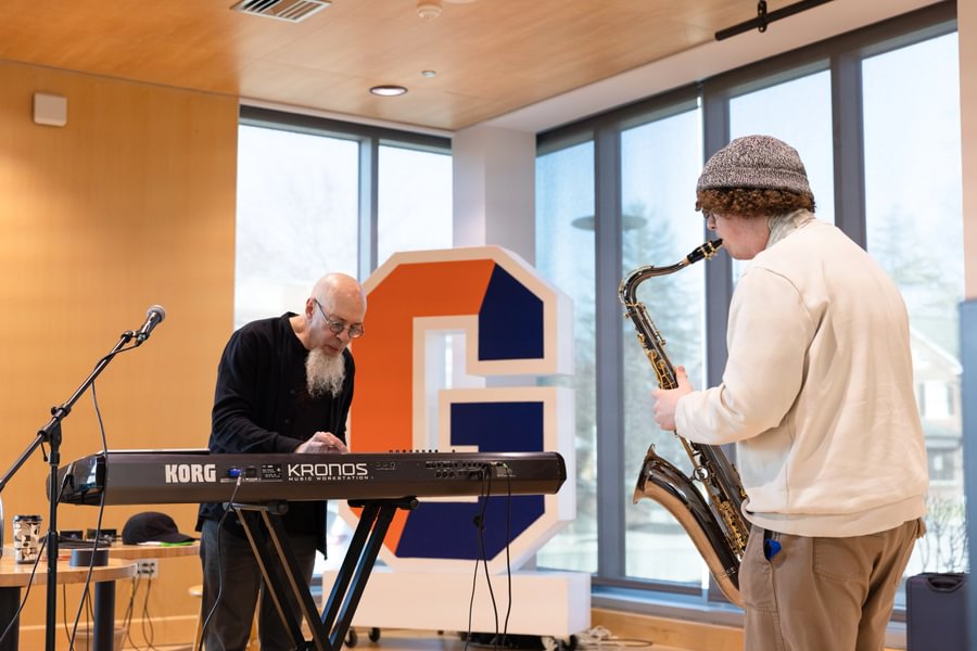 Nick Alimo &rsquo;29 plays alongside Jordan Rudess