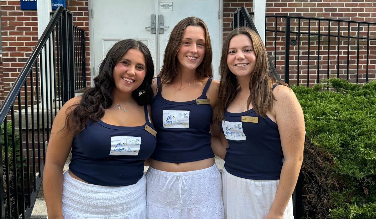 Tatum Murray &rsquo;27 (middle) with Clare Sottile &rsquo;26 and Julia Daly &rsquo;26 during sorority recruitment last fall.