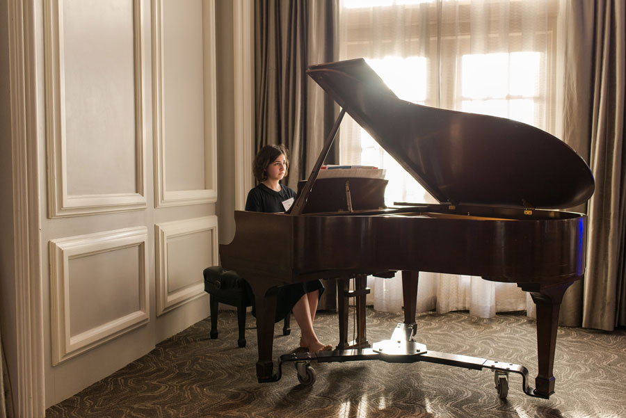 Ana Vashakmadze playing the piano