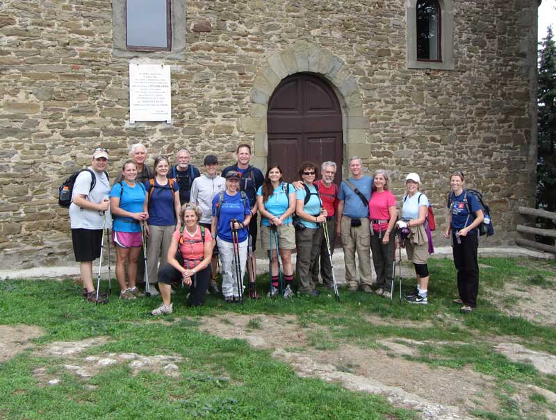 Gettysburg students and alumni posing for a picture in Assisi, Italy