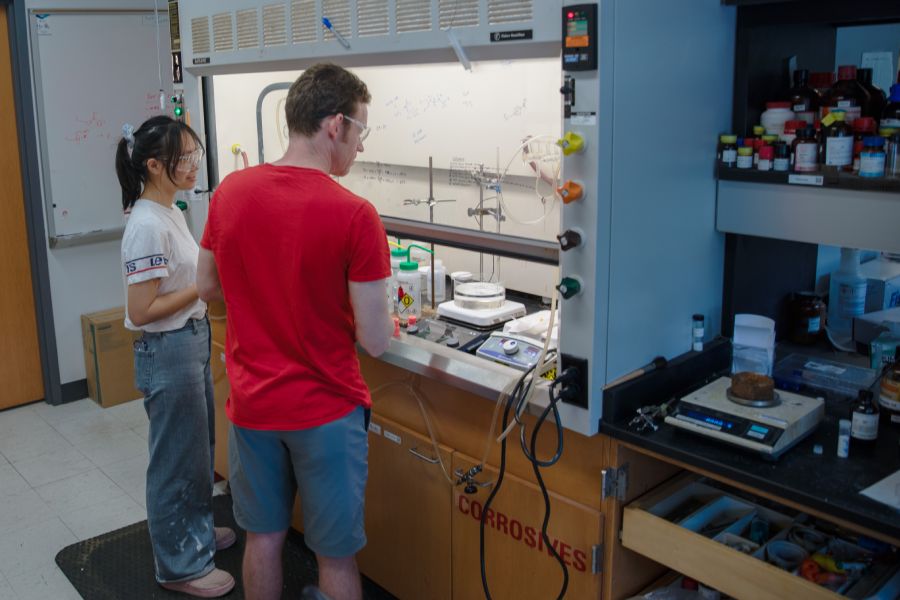 Rachel Nguyen ’26 and Prof. Timothy Funk research triazine lipids in the Gettysburg lab.