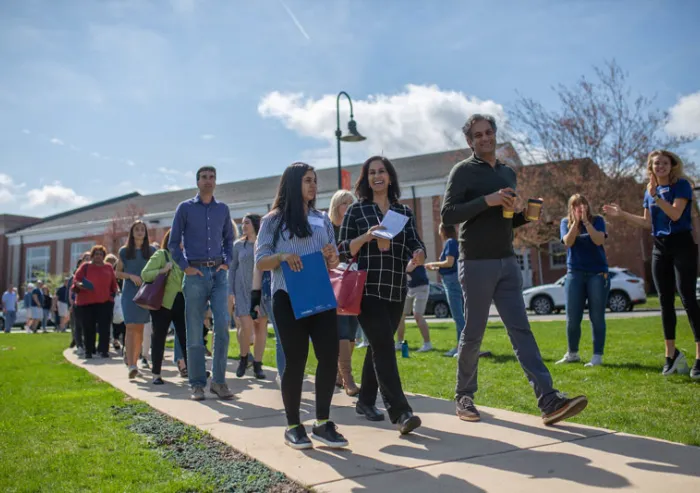 Students on the Gettysburg College campus during Get Acquianted Day.