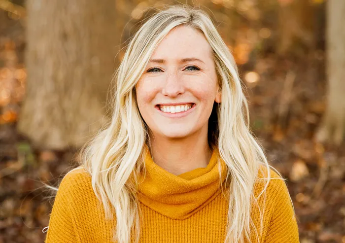 Headshot of Kylie Dowling