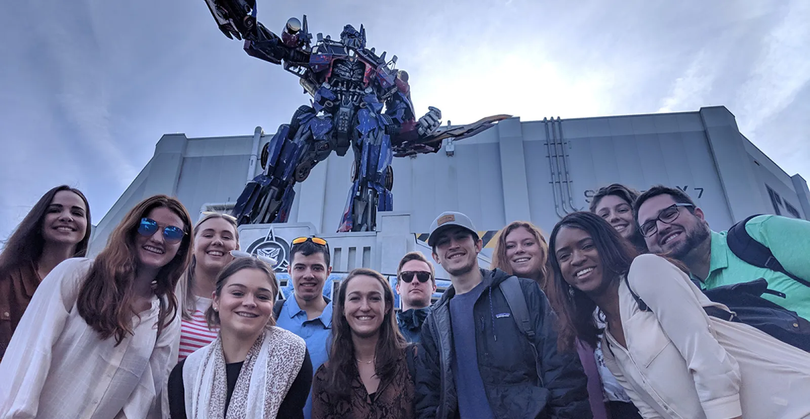 Gettysburg students gather at Universal Studios