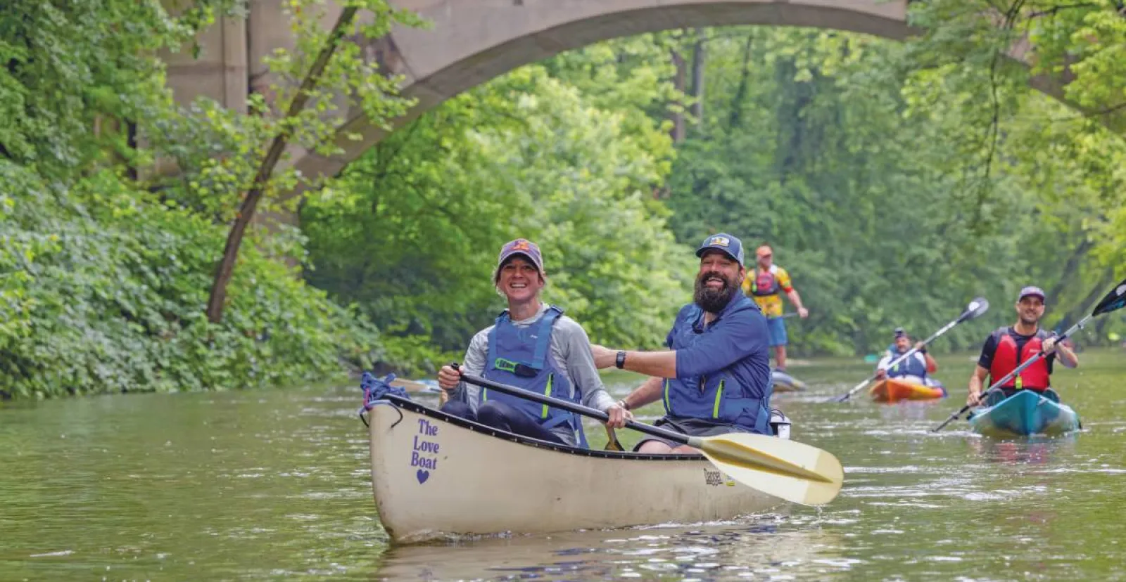  Nathan Reigner ’01 and Corey Breneisen paddle the Schuylkill River during the Schuylkill River Greenway’s annual sojourn.